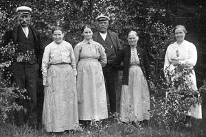 Bild 3044 Soldattorpet i Västerplana "Örna Lisa" Lovisa Johansson (nr 5.) var den siste som bodde i torpet