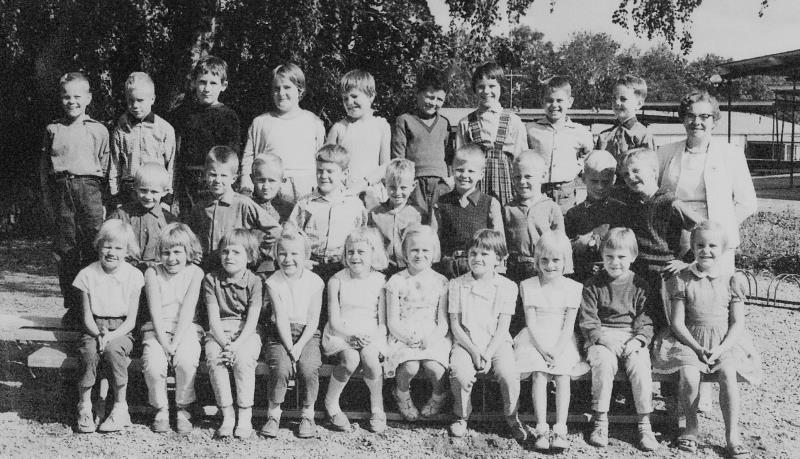 Bild3658 Hällekis Skola Klass 1 o 2 1960-61