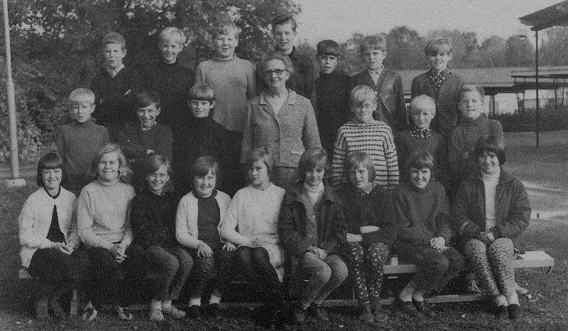 Bild3668 Hällekis Skola Klass 4 1965