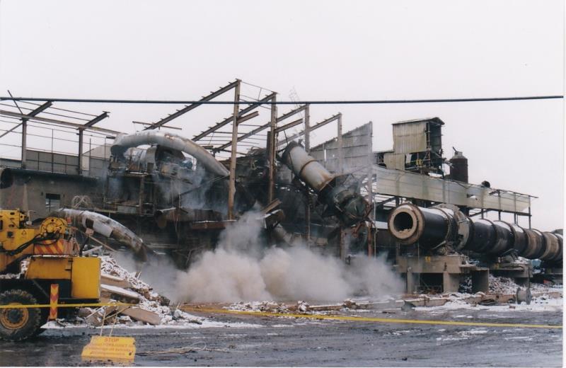 Bild4457 Rivning av Cementfabriken Hällekis
