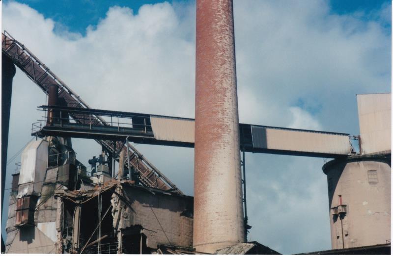 Bild4483 Rivning av Cementfabriken Hällekis