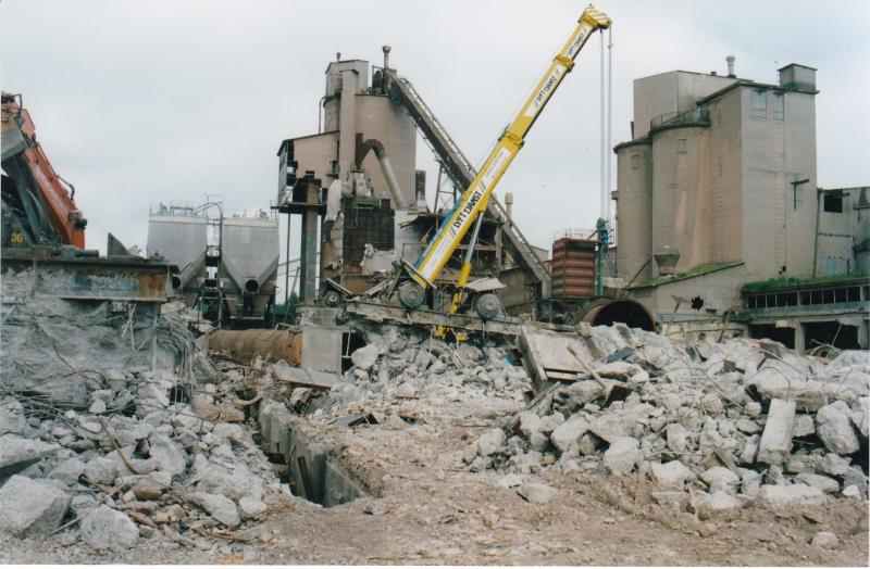 Bild4525 Rivning av Cementfabriken Hällekis