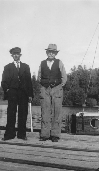 Bild978 Sommaren 1951 Åmålsbor Fyrvaktare Gustav Johansson Fogdens Fyr Åmål